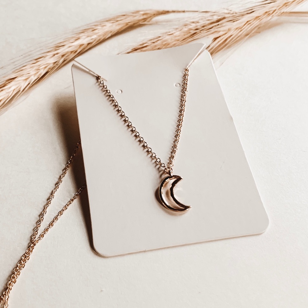 Crescent Moon Dainty Pendant Necklace